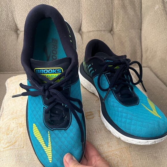 Brooks Pure Flow 6, Size 7 medium, excellent - Picture 2 of 4